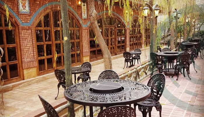 کافه رستوران باغ ایرانی